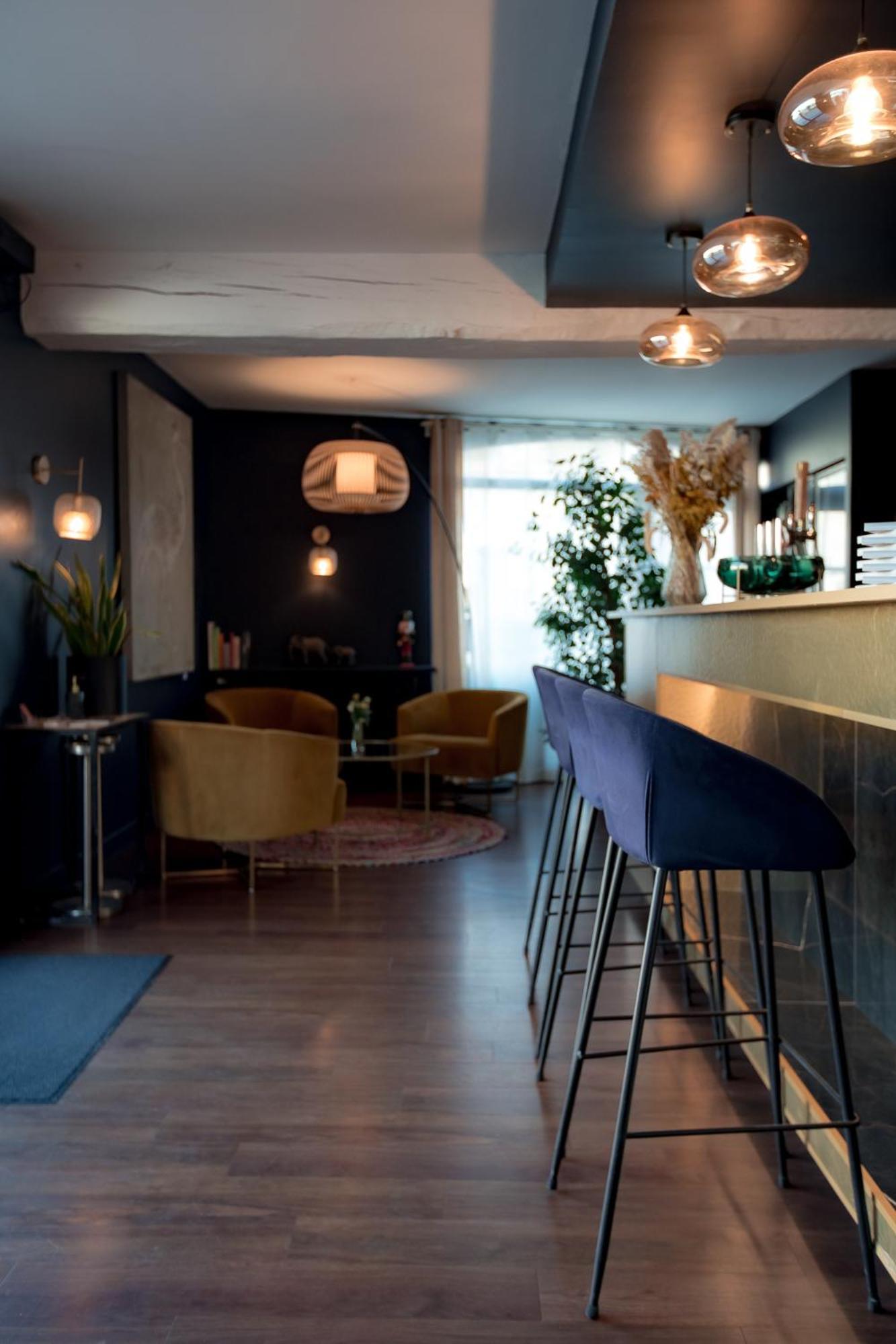Hotel - Restaurant Le Globe Meursault Buitenkant foto